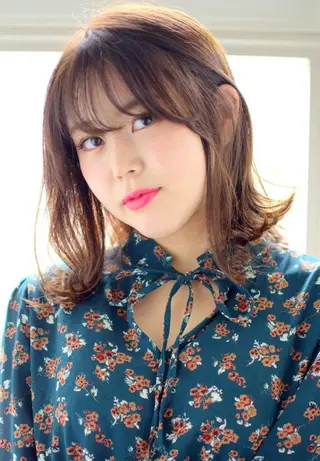 カラー 中村 玲のヘアスタイル