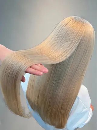 ロング カラー 《髪質改善 UN BLEACH》のヘアスタイル