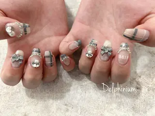 ネイル 岡本 友恵のネイルデザイン