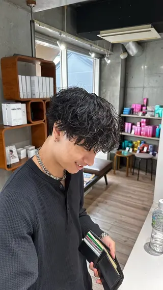 パーマ メンズ fifth原宿 宮部蓮のヘアスタイル