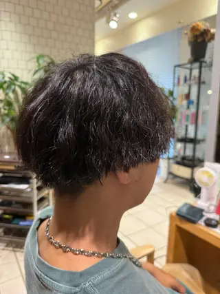 ショート ヘアーサロン　エムプラス　ヨツバコ所属・壽賀 竜佑のヘアスタイル