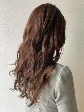 ロング カラー 沢田 瞳のヘアスタイル