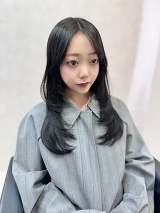 セミロング カラー レイヤーカット 韓国🇰🇷EMIのヘアスタイル