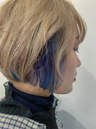 カラー nuu所属・💜ショート💜 ウルフ、ボブ二色亜美のヘアスタイル
