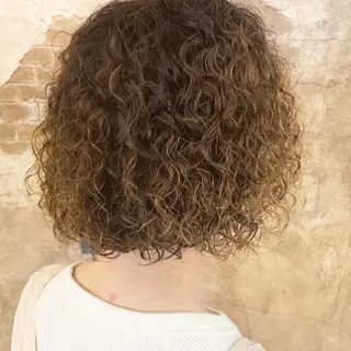 ショート パーマ ブリーチ、パーマ 西部笑のヘアスタイル