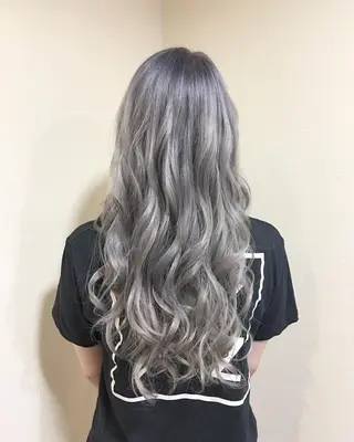 ロング ヤマグチ ヒカルのヘアスタイル