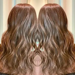 セミロング Lilly【リリー】所属・Lilly 中谷友里のヘアスタイル