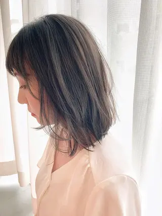 ミディアム カラー EMANON天神所属・Hitomi Ezakiのヘアスタイル