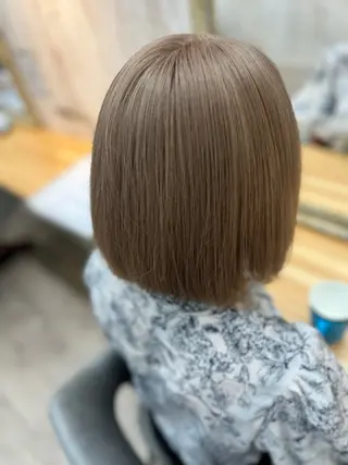 ショート 飯星慧斗 /ブリーチ、縮毛矯正のヘアスタイル