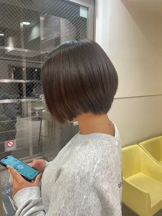 ショート レイヤーカット ベージュ/KANAのヘアスタイル