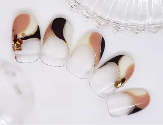 ミディアム ネイル パラジェル lira nailのネイルデザイン