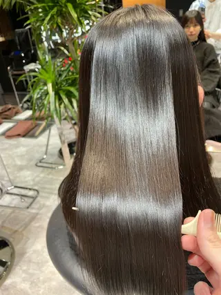 ロング レスピア銀座中央通り店所属・酸性ストレート/ 透明感カラー/中村利のヘアスタイル