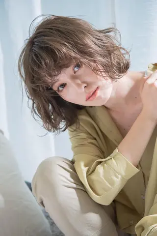 ミディアム NEOLIVE ROAのヘアスタイル
