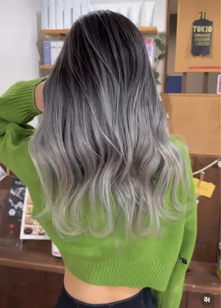 ロング naomi (夜間営業受付中★)のヘアスタイル