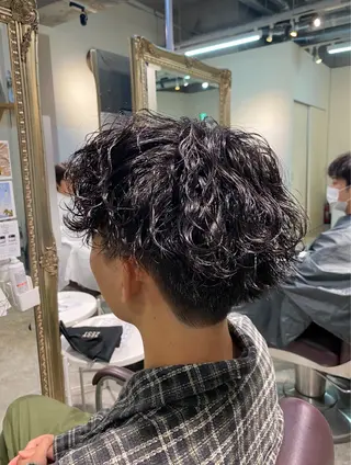 ショート パーマ メンズ パーマ特化/フェザー パーマシャドウ/真生のヘアスタイル