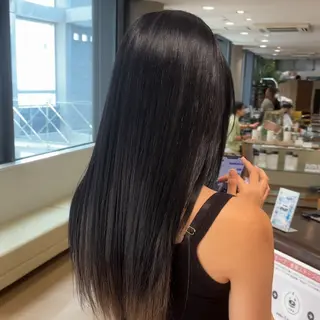 ロング ✨ケアブリーチカラー ✨️透明感カラーのヘアスタイル