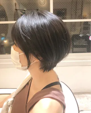 ショート esse大阪茶屋町店所属・レイヤーカット 新井田陽寿のヘアスタイル
