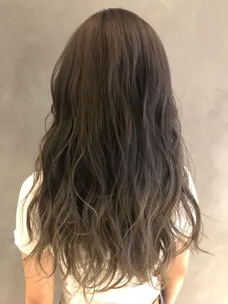 ロング カラー 長谷川 沙紀のヘアスタイル