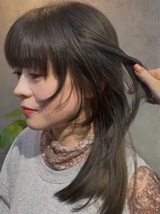 ロング 赤みオフの透明感職人 /ケア重視の美髪施術のヘアスタイル