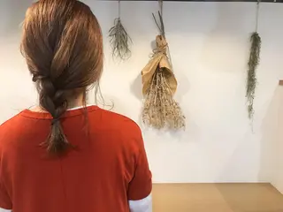 ミディアム カラー ヘアアレンジ 暖色カラー🍊 ボブ🌿顔周りcutのヘアスタイル