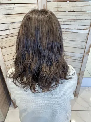 カラー 島袋 ナオユキのヘアスタイル