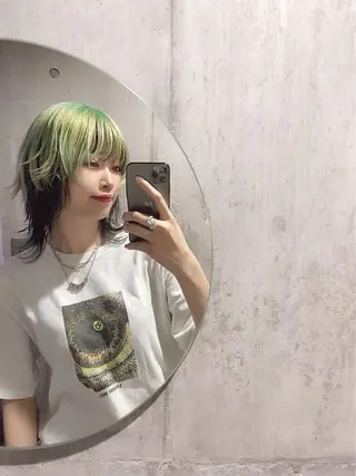 ミディアム カラー ホワイト&レイヤーカ ットエクステ長畠俊輔のヘアスタイル