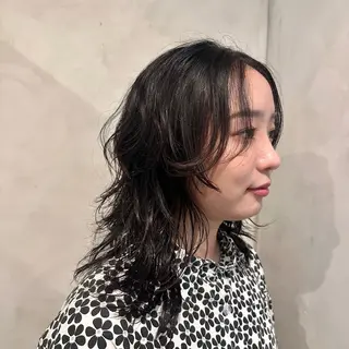 ミディアム パーマ Aust hair Stella新宿所属・Yuki☺︎パーマ レイヤーカットウルフのヘアスタイル
