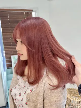 カラー toki所属・momoko / 抜きっぱなしブロンドのヘアスタイル