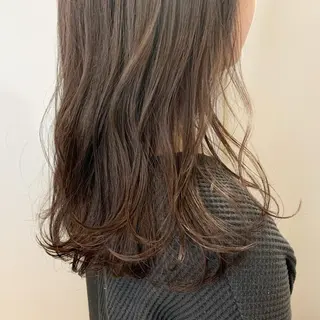 ロング カラー 【Uneユヌ】菊地 春那のヘアスタイル