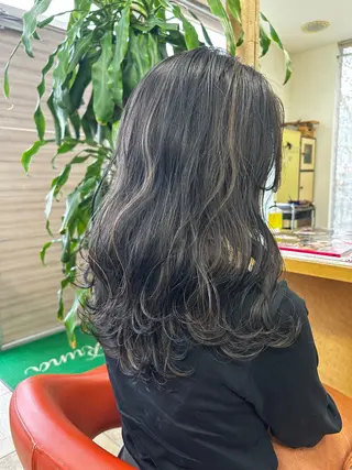 セミロング カラー ブルームーン所属・モリタ ミツキのヘアスタイル