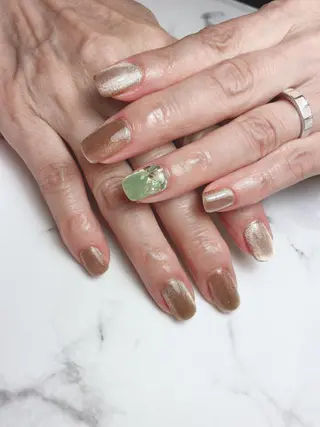 ミディアム ネイル 石原 夕華のネイルデザイン