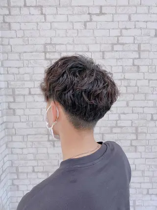 ショート パーマ ヘアアレンジ メンズ ブリーチなし艶カラー 東家のヘアスタイル
