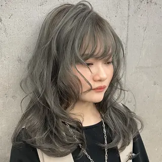 ロング 朝尾 愛花のヘアスタイル