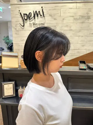 ショート カラー Aura所属・丸山 心 / 艶カラーのヘアスタイル