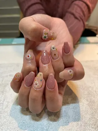 ネイル 高尾 梨花のネイルデザイン