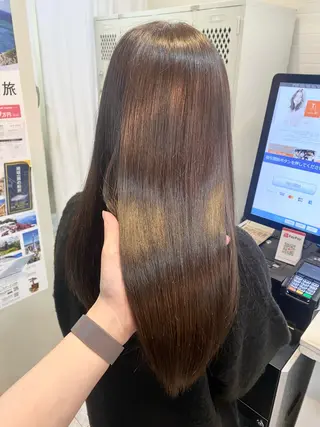 ロング カラー 赤みを押えたカラー➰ ケアブリーチのヘアスタイル