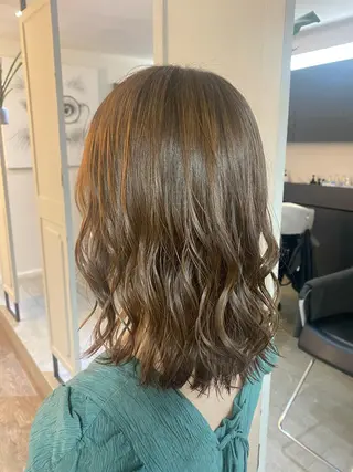 ミディアム カラー ボブ/透明感カラー 岸本涼奈のヘアスタイル