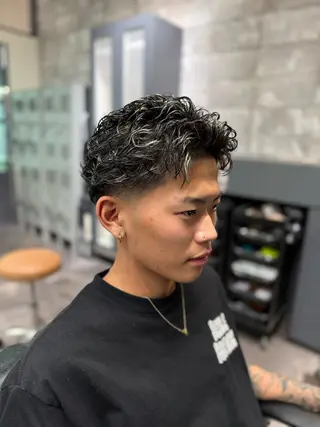 パーマ メンズ トミヤマ シュウトのヘアスタイル