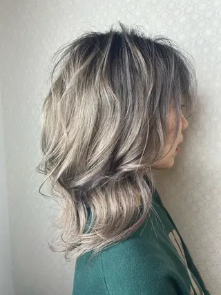 ショート カラー サロンド・かわの所属・岡野 咲絢【さあや】のヘアスタイル