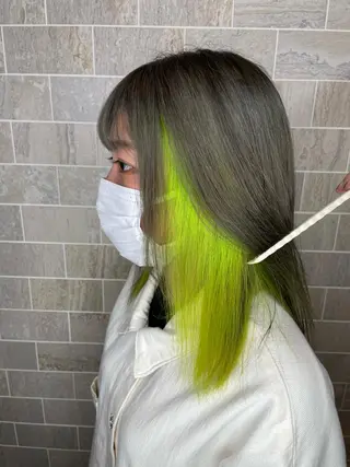 ミディアム 栗林 茉那のヘアスタイル
