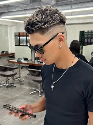 カラー パーマ メンズ 豊崎 佑輔のヘアスタイル