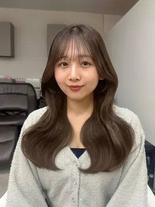 ミディアム Aura所属・丸山 心 / 艶カラーのヘアスタイル