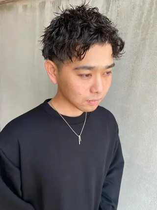 ミディアム en⁺　trust所属・山口 麗音のヘアスタイル