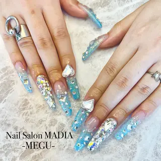 ネイル MADIA藤沢所属・MADIA MEGUのネイルデザイン