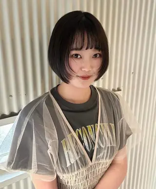 ショート カラー peige 西村ひなりのヘアスタイル