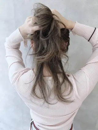 セミロング カラー MOU namba ムウナンバのヘアスタイル