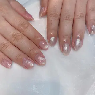 ネイル 𝘙𝘪𝘰𝘯𝘢 ...🕯🤍のネイルデザイン