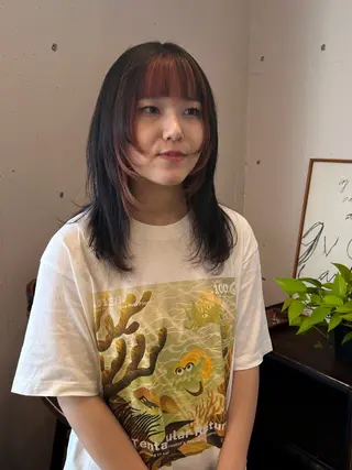 セミロング L’HOMME BLANC所属・佐藤 優里奈のヘアスタイル