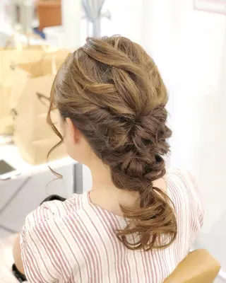 セミロング laera 佐藤のヘアスタイル