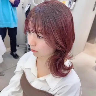 ミディアム カラー 岡野 静華のヘアスタイル